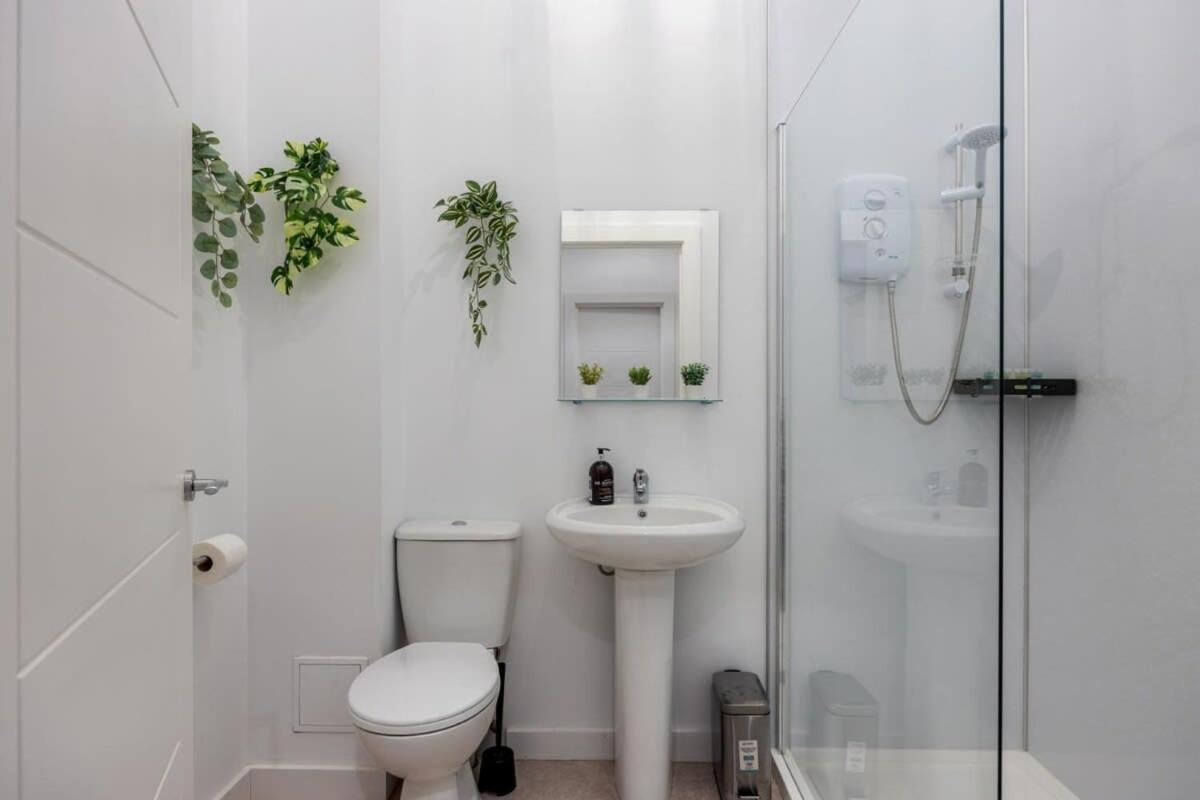 Contemporary 2 Bed Apartment -Belfast East Village エクステリア 写真
