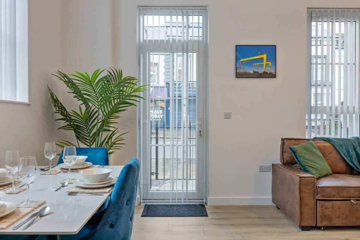 Contemporary 2 Bed Apartment -Belfast East Village エクステリア 写真